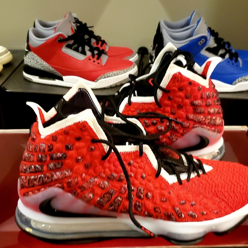 Lebron XVII UNIVERSITY RED